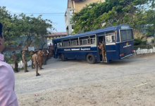 நீர்கொழும்பு சிறையிலிருந்து 60 கைதிகள் யாழ்ப்பாணம் சிறைச்சாலைக்கு மாற்றம்