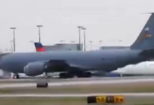 திடீரென வெடித்த அமெரிக்க KC-135 ரக விமானத்தின் எஞ்சின்/he engine of an American KC-135 aircraft suddenly exploded.