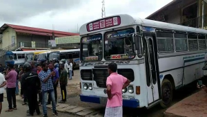 வவுனியா குடும்பஸ்தர் மீது பேருந்து சக்கரம் ஏறி பரிதாப மரணம்