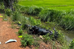 கிளிநொச்சியில் கொடூர விபத்து; இளம் தாய் சம்பவ இடத்திலேயே உயிரிழப்பு