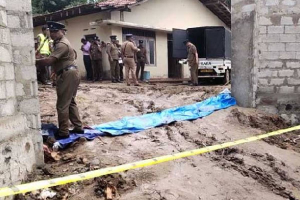 சாமி சிலையின் கையில் ரத்தத்துடன் கிடந்த மனிதத் தலை: அதிர்ச்சி சம்பவம்