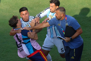 FIFA Final: ஸ்பெயின் வெற்றிக்குப் பின் மைதானத்தில் பரபரப்பு