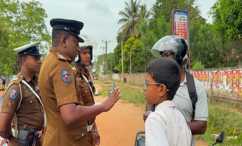 வவுனியாவில் மாணவர்களுக்கு தலைக்கவசம் கட்டாயம் – பெற்றோருக்கு ஒரு வார அவகாசம்