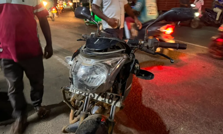 வவுனியாவில் பரபரப்பு: விபத்துக்குப் பிறகு மதுபோதையில் இருந்த மோட்டார் சைக்கிள் சாரதி கைது
