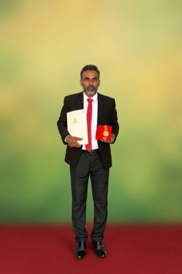 தேசிய குரு பிரதீபா விருதைப் பெற்றார் வவுனியா ஆசிரியர் மொஹமட் றியாஸ்